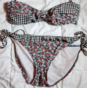 BUNDLE 2 bikinis!